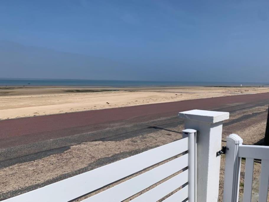 Villa De La Plage, Front De Mer, Juno Beach Bernieres-sur-Mer Ngoại thất bức ảnh